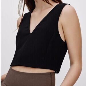 Aritzia Wilfred Womens Dauphine Crop Top 2 Black Stretch V-Neck Sleeveless Tank
